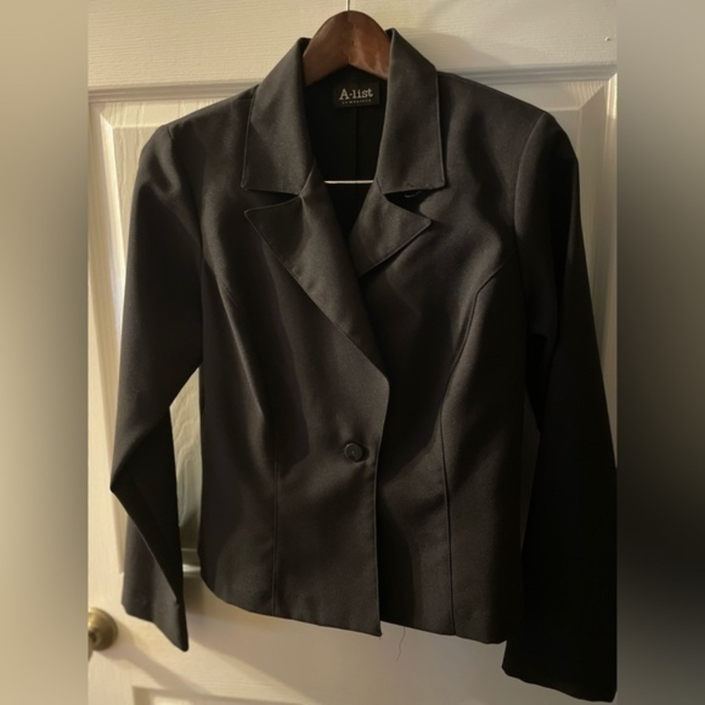 A-List Women’s mini black skirt suit. Size Medium EUC Very cute on.